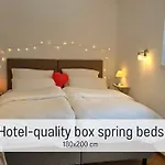 Baham-apartment - Including Hot Tub, Sauna, Massage Chair, Roof Terrace, Barbecue - Metro 15 Min, Exhibition Center 8 Min Walk شقة *